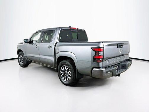 2024 Nissan Frontier SL