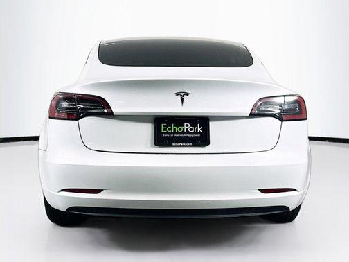 Pearl White Multi-Coat 2023 Tesla Model 3 Standard Range