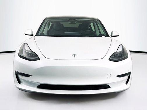 Pearl White Multi-Coat 2023 Tesla Model 3 Standard Range