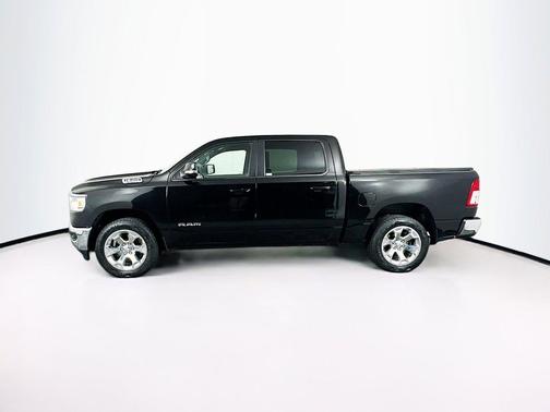 Diamond Black Crystal Pearlcoat 2022 RAM 1500 Big Horn/Lone Star