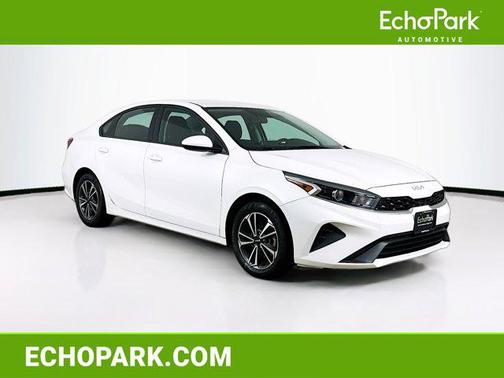 Snow White Pearl 2023 Kia Forte LXS