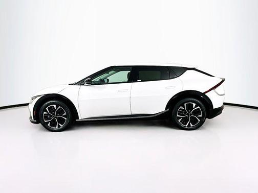 Snow White Pearl 2023 Kia EV6 Wind