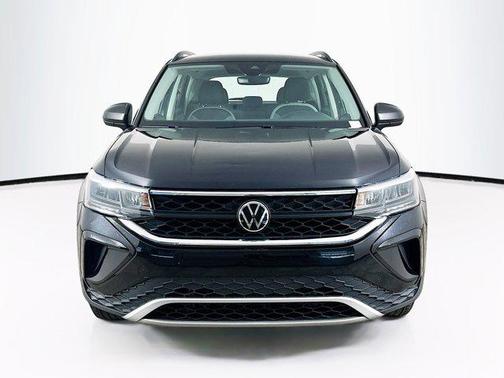 Deep Black Pearl 2024 Volkswagen Taos 1.5T S