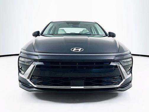 Abyss Black 2025 Hyundai SONATA Hybrid SE