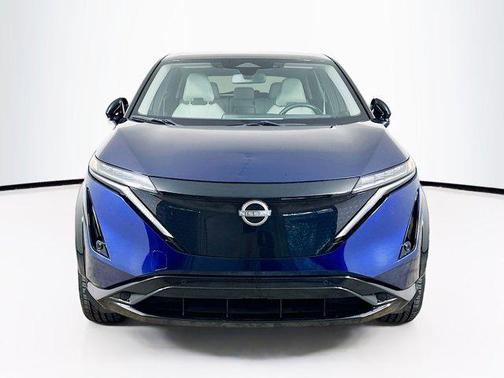 Deep Ocean Blue Pearl/Black Diamond Pearl 2023 Nissan ARIYA ENGAGE
