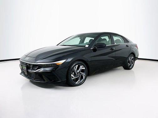 2025 Hyundai ELANTRA SEL