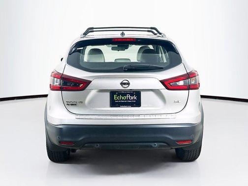 Brilliant Silver Metallic 2022 Nissan Rogue Sport SL