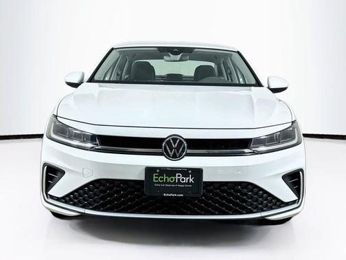 Pure White 2025 Volkswagen Jetta 1.5T S