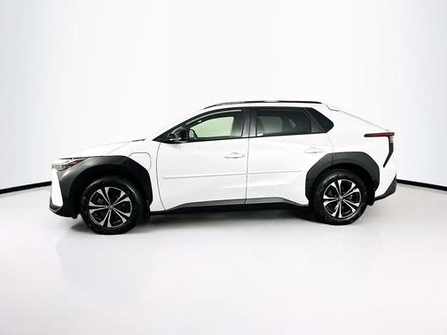 Wind Chill Pearl 2023 Toyota bZ4X XLE
