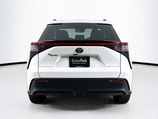 Wind Chill Pearl 2023 Toyota bZ4X XLE