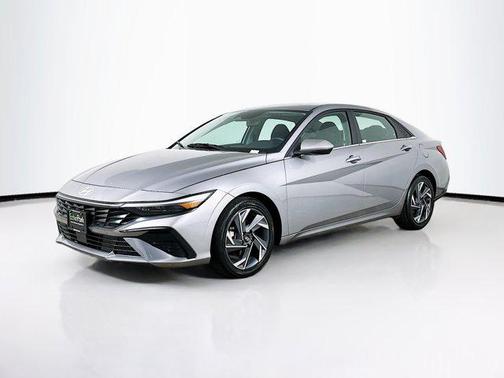 2025 Hyundai ELANTRA SEL