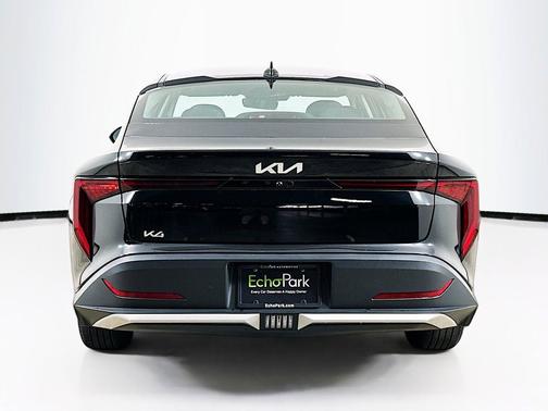 Aurora Black Pearl 2025 Kia K4 LXS