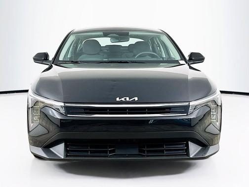 Aurora Black Pearl 2025 Kia K4 LXS