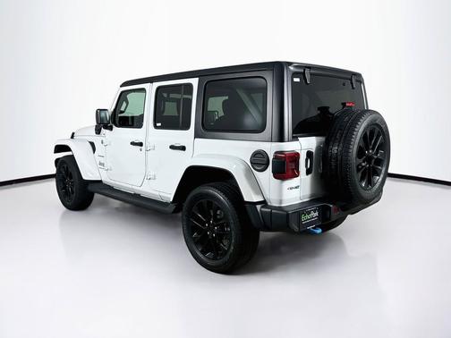 Bright White Clearcoat 2023 Jeep Wrangler 4xe Sahara