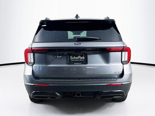 Carbonized Gray Metallic 2025 Ford Explorer ST-Line