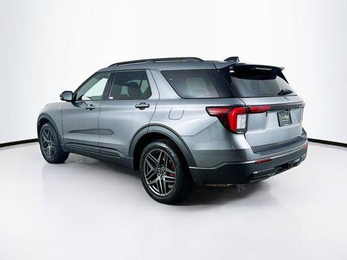 Carbonized Gray Metallic 2025 Ford Explorer ST-Line