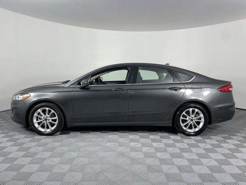 Photo 5 of 36 of 2020 Ford Fusion SE