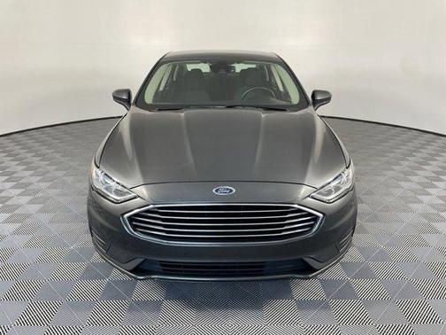 Photo 2 of 36 of 2020 Ford Fusion SE
