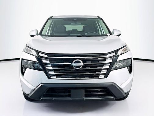 Brilliant Silver Metallic 2025 Nissan Rogue SV