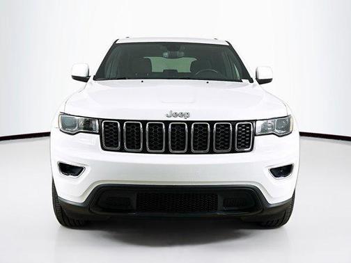 2022 Jeep Grand Cherokee Laredo