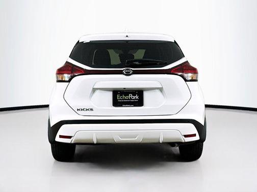 2024 Nissan Kicks S