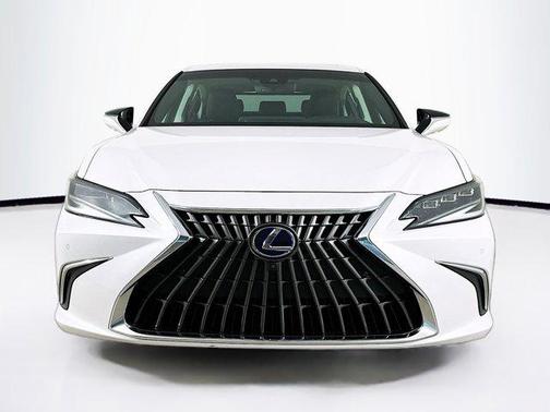 2022 Lexus ES 300h Ultra Luxury
