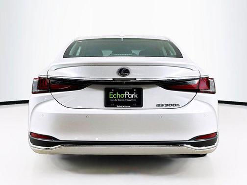 2022 Lexus ES 300h Ultra Luxury