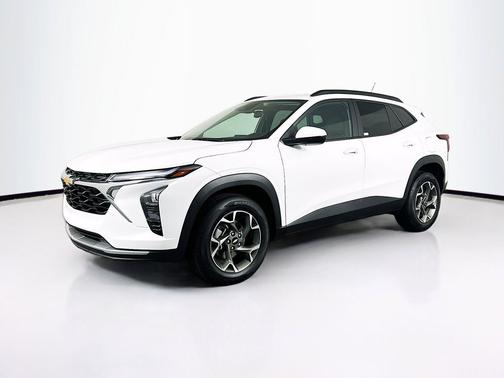 Summit White 2025 Chevrolet Trax LT