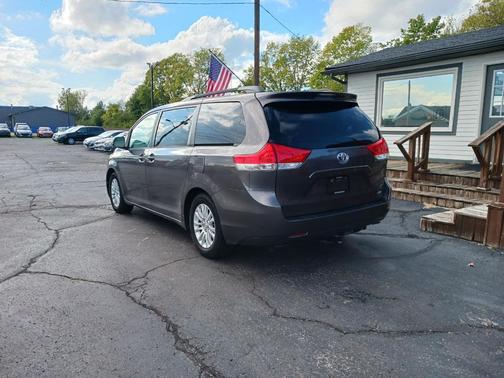 2012 Toyota Sienna XLE