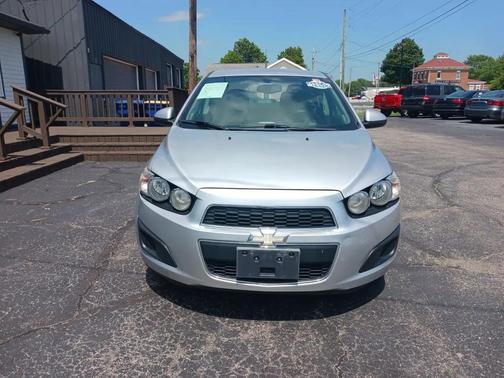 Silver Ice Metallic 2014 Chevrolet Sonic LT