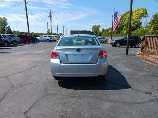 2014 Subaru Impreza 2.0i