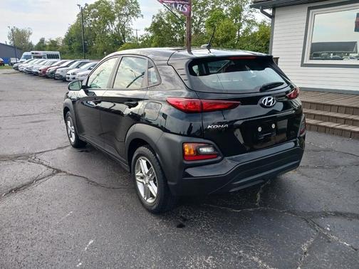 Ultra Black Pearl 2019 Hyundai KONA SE
