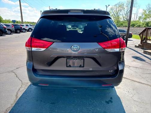 2011 Toyota Sienna LE
