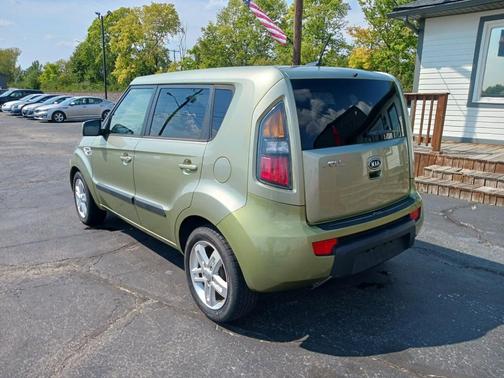 2011 Kia Soul +