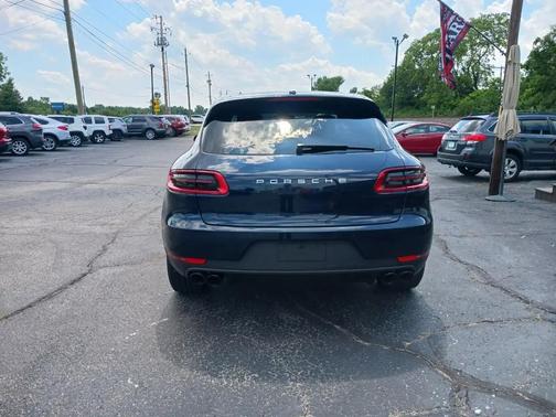 BLUE 2018 Porsche Macan Macan GTS