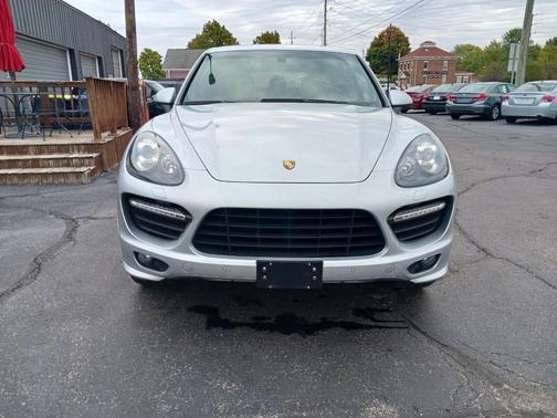 2014 Porsche Cayenne GTS