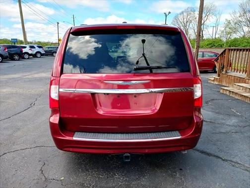 2014 Chrysler Town & Country Touring-L