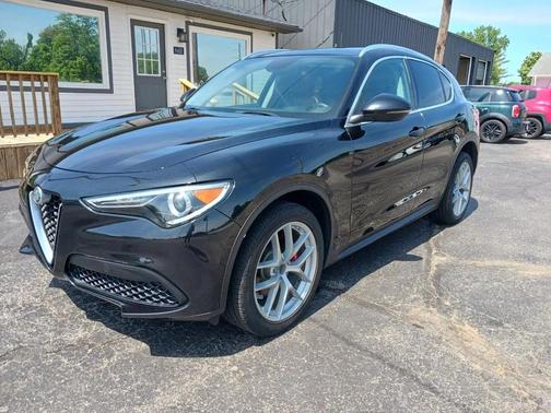 Vulcano Black Metallic 2018 Alfa Romeo Stelvio Base