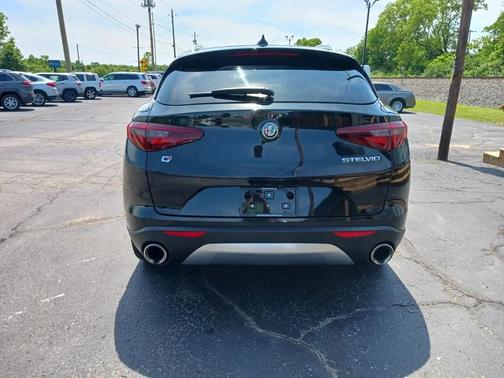 Vulcano Black Metallic 2018 Alfa Romeo Stelvio Base