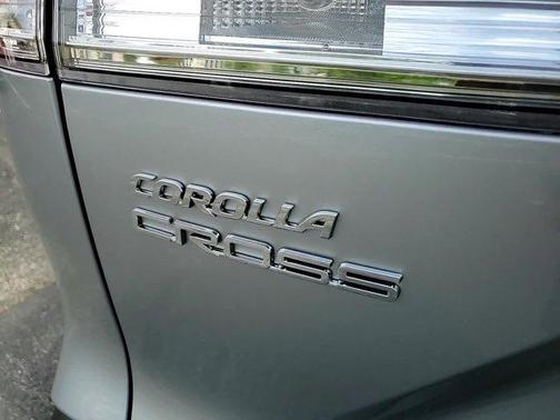 2025 Toyota Corolla Cross LE
