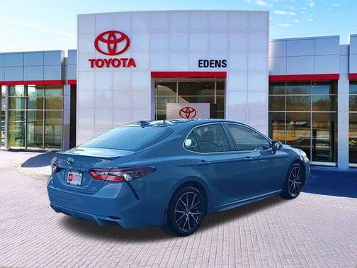 2024 Toyota Camry Hybrid SE
