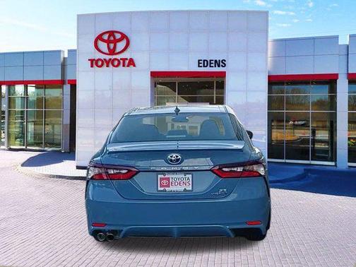 2024 Toyota Camry Hybrid SE