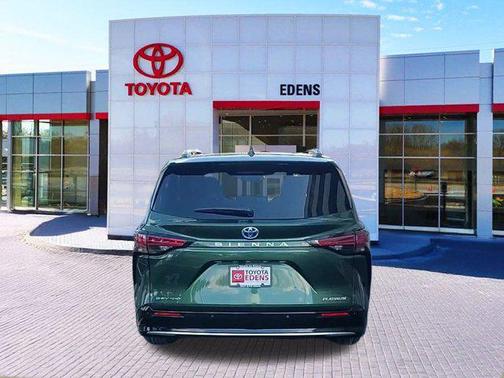2025 Toyota Sienna Platinum 7 Passenger