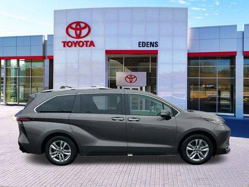 2022 Toyota Sienna Limited