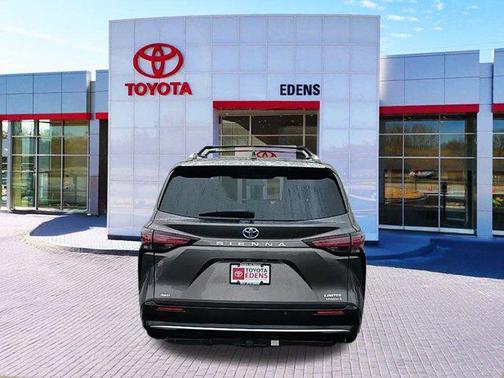 2022 Toyota Sienna Limited