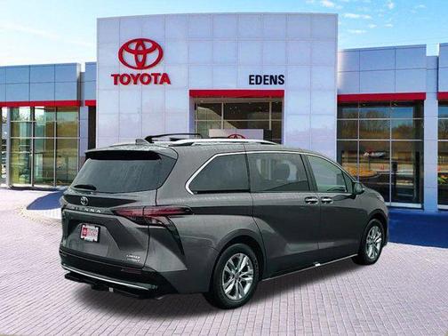 2022 Toyota Sienna Limited