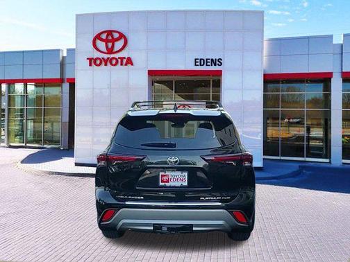 2025 Toyota Highlander Platinum