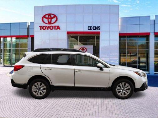 Crystal White Pearl 2019 Subaru Outback 2.5i Premium