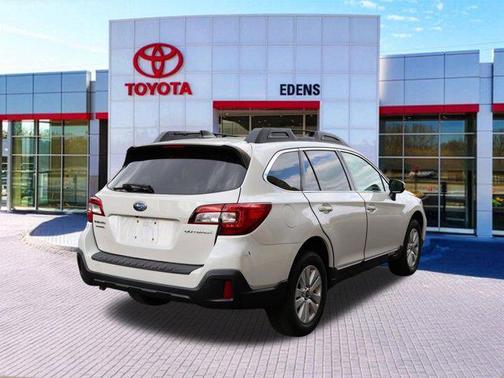 Crystal White Pearl 2019 Subaru Outback 2.5i Premium
