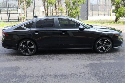 Crystal Black Pearl 2024 Honda Accord Hybrid Sport